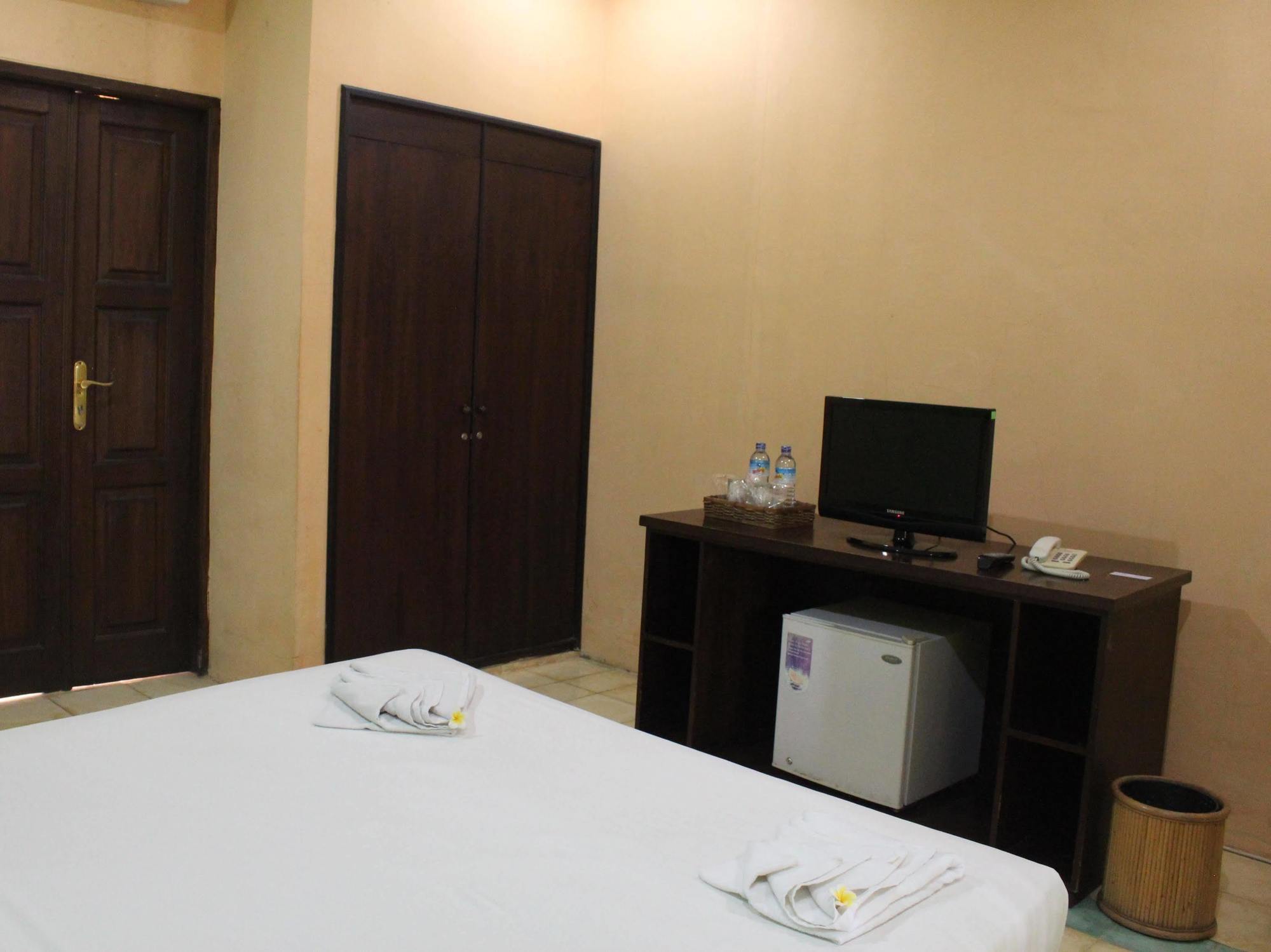Tastura Beach Hotel Kuta  Ngoại thất bức ảnh