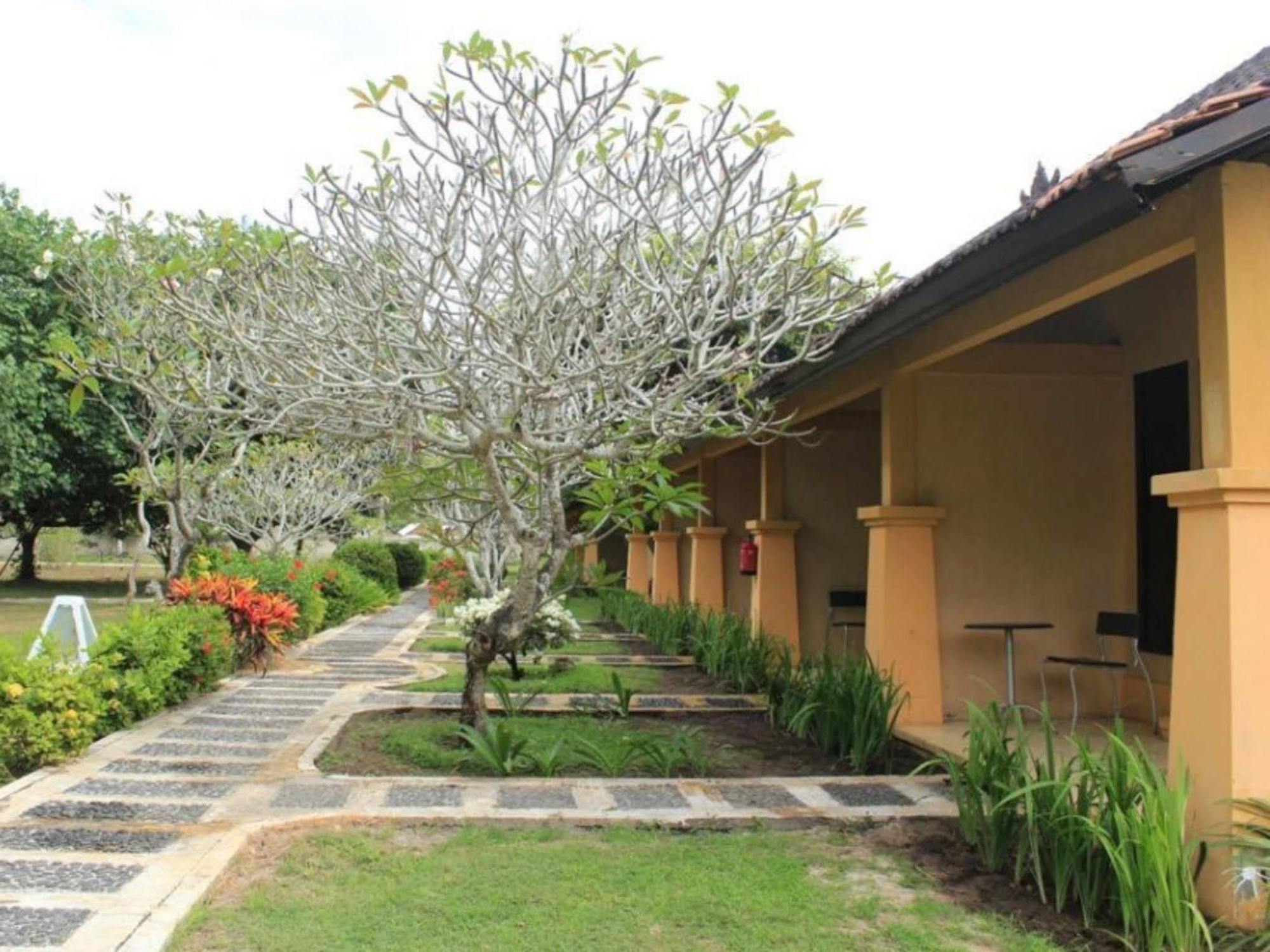 Tastura Beach Hotel Kuta  Ngoại thất bức ảnh