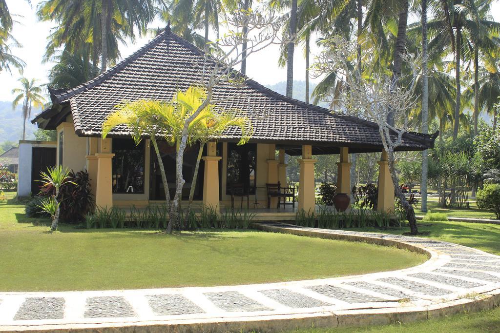 Tastura Beach Hotel Kuta  Ngoại thất bức ảnh