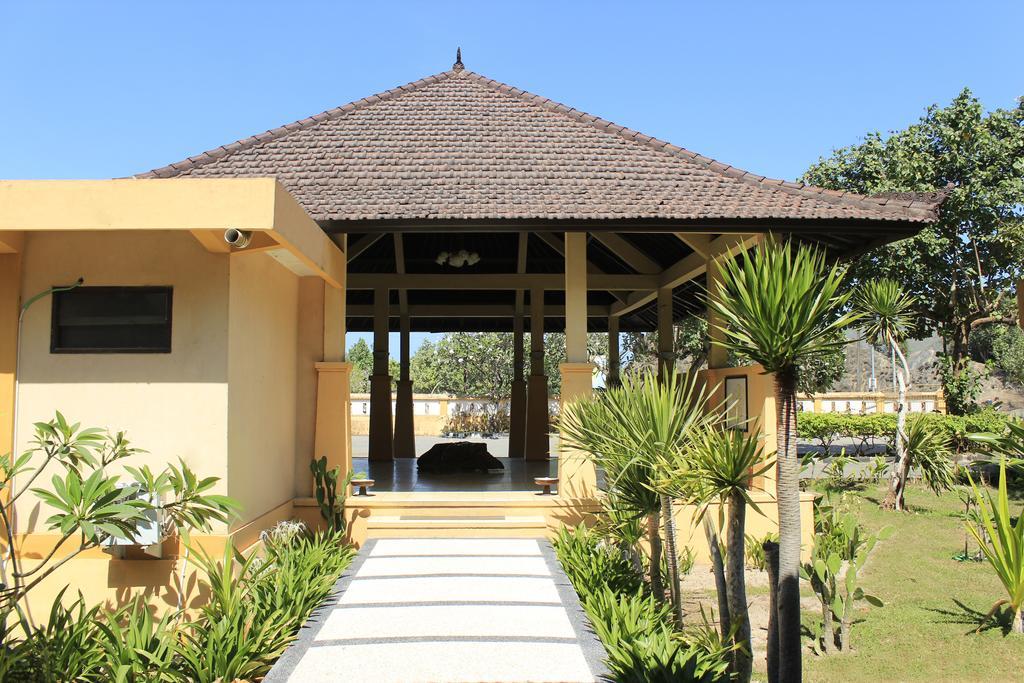 Tastura Beach Hotel Kuta  Ngoại thất bức ảnh