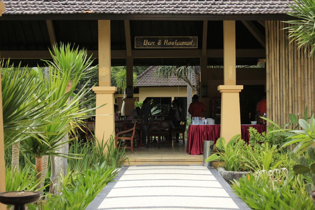 Tastura Beach Hotel Kuta  Ngoại thất bức ảnh