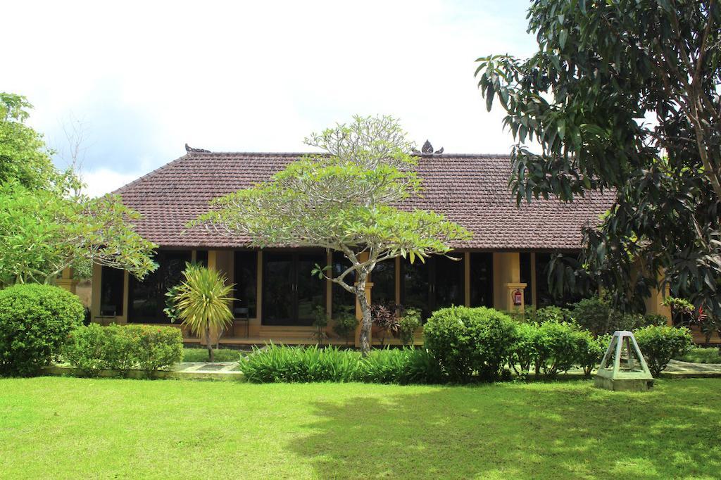 Tastura Beach Hotel Kuta  Ngoại thất bức ảnh