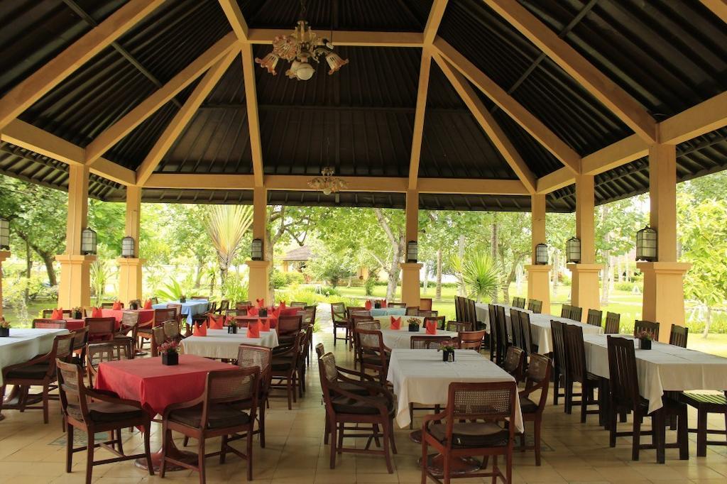 Tastura Beach Hotel Kuta  Ngoại thất bức ảnh